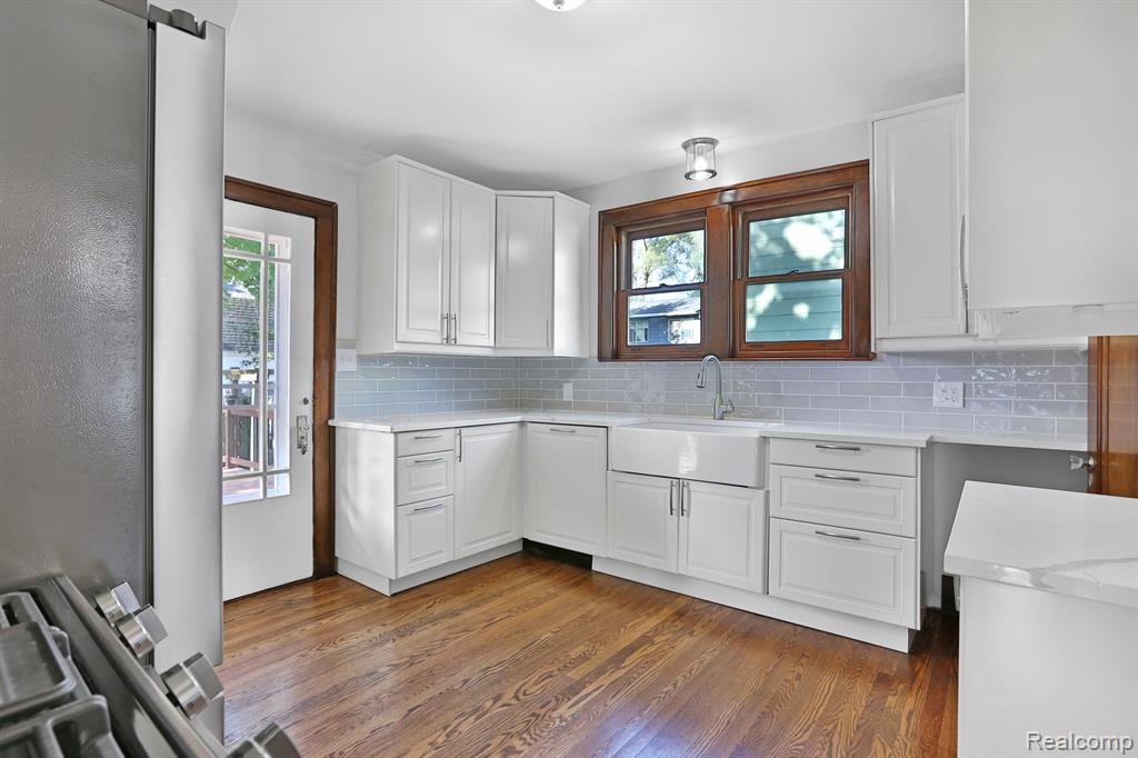 252 E ANN ARBOR Trail, Plymouth, MI 48170 — Photo 19