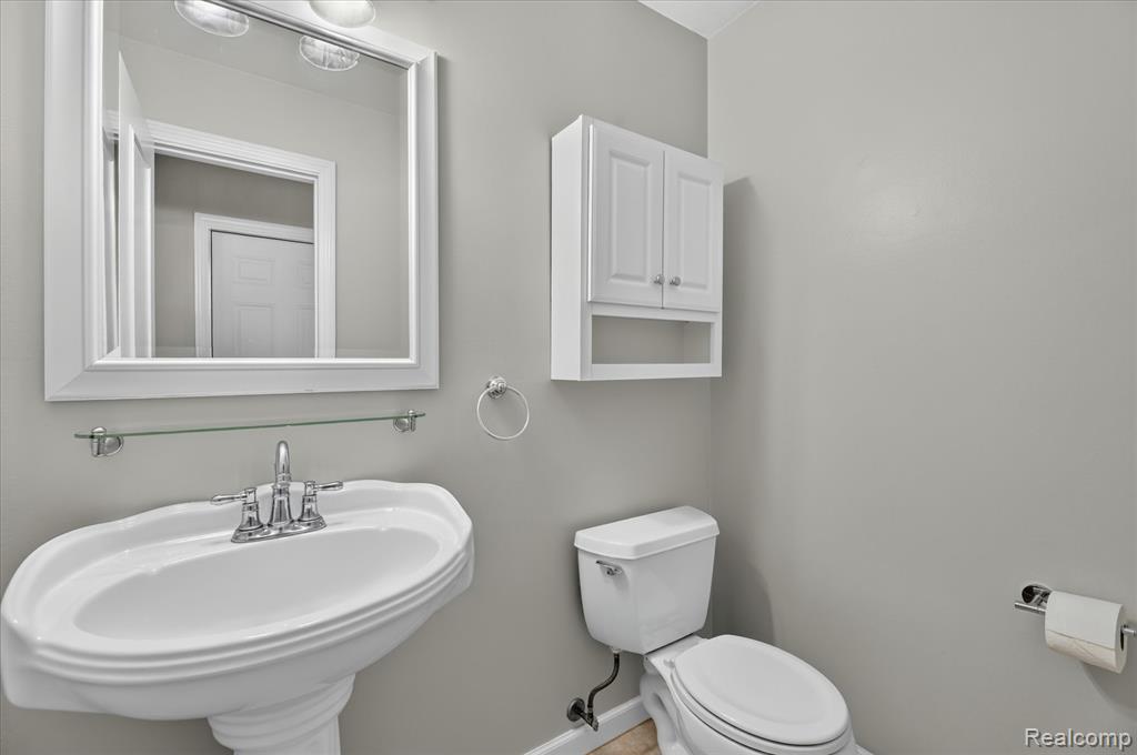 423 Sunset, White Lake, MI 48383 — Photo 11