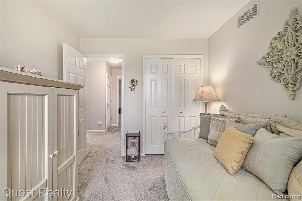7897 MEADOW Drive, Waterford, MI 48329 — Photo 23