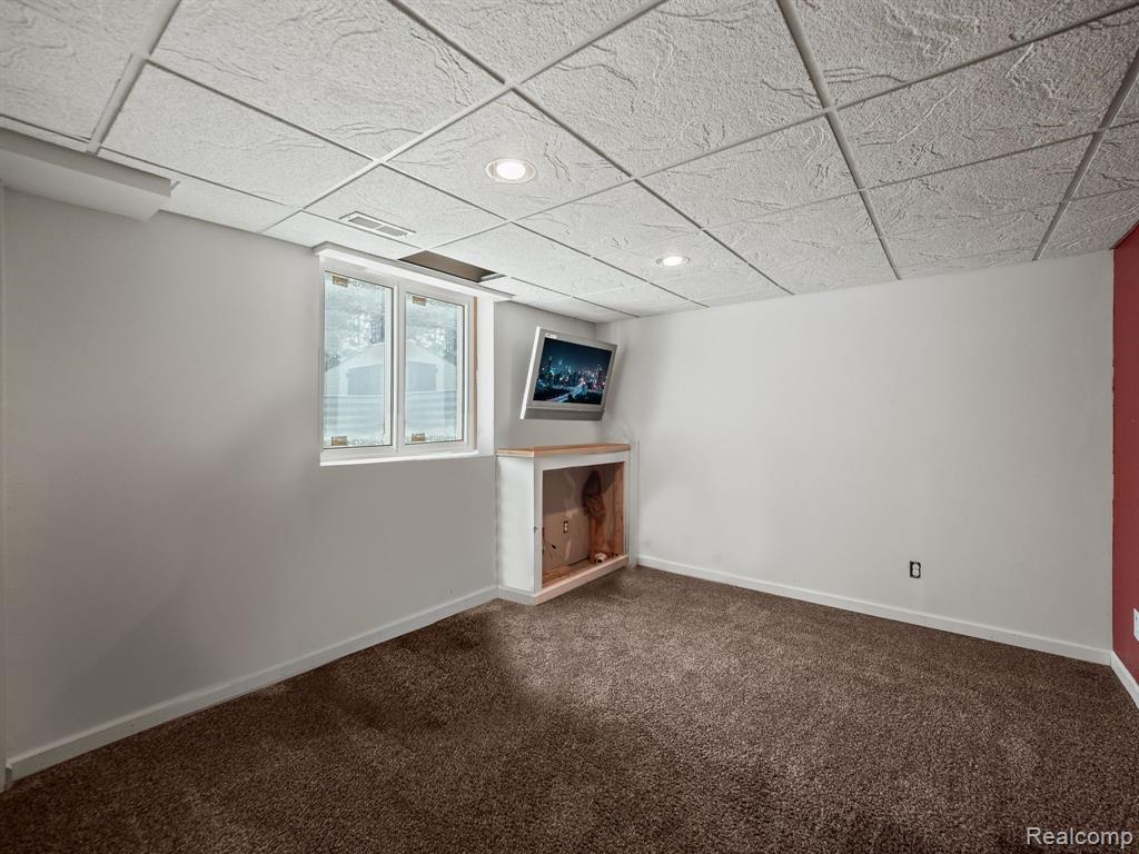 13713 Milton Drive, Belleville, MI 48111 — Photo 38