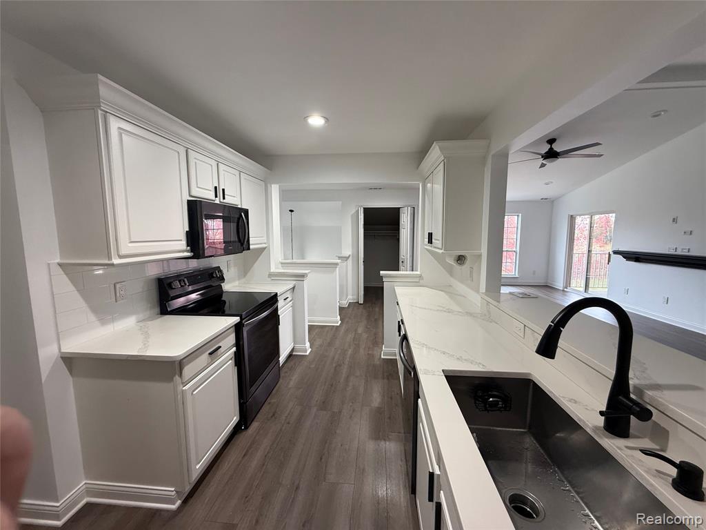 46105 Rhodes Drive, Macomb, MI 48044 — Photo 8