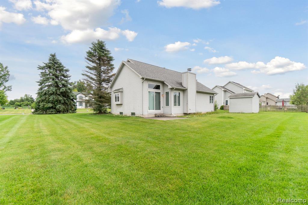 8062 FOX HOLLOW Road, Goodrich Vlg, MI — Photo 3