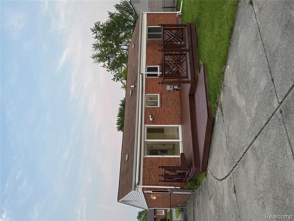 42113 CLAYTON Street, Clinton Twp, MI 48038 — Photo 15