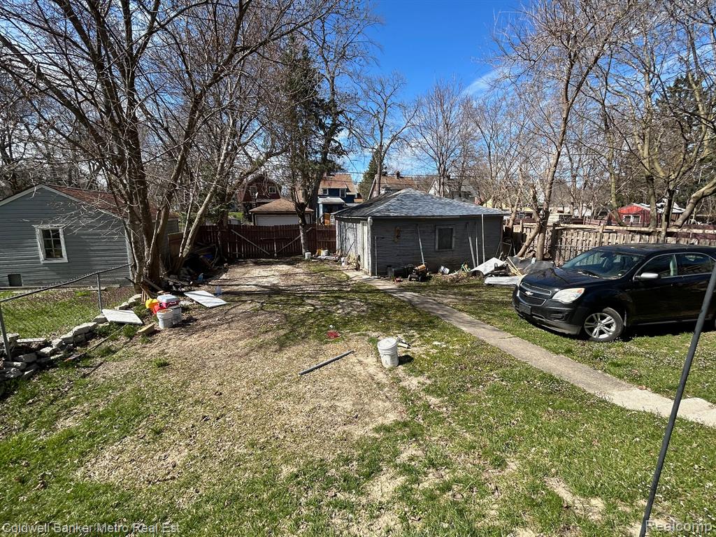 669 N PERRY Street, Pontiac, MI 48342 — Photo 8