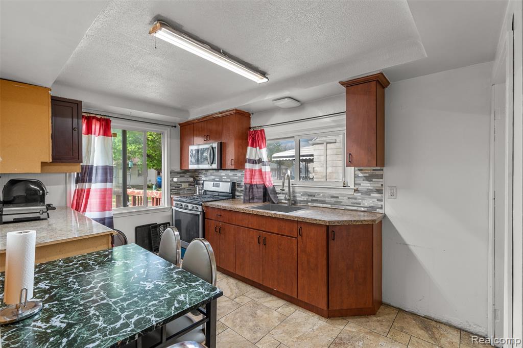 7044 Continental Avenue, Warren, MI 48091 — Photo 5