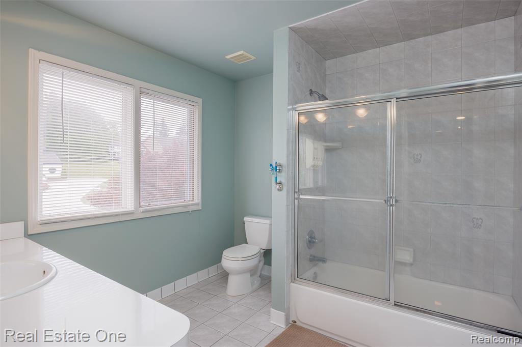 4149 Marlwood Drive, West Bloomfield, MI 48323 — Photo 46