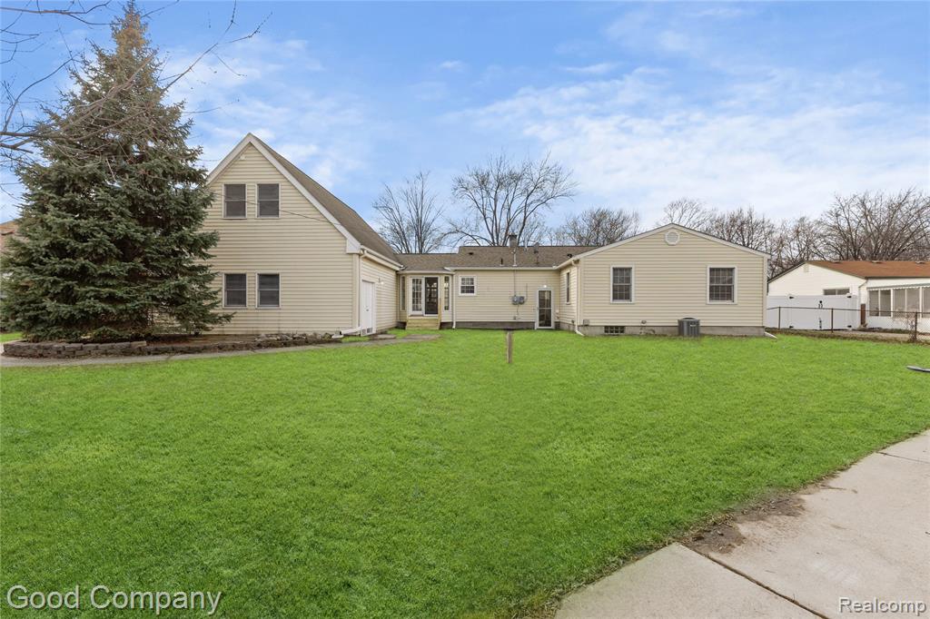 28280 Roy Street, Saint Clair Shores, MI 48081 — Photo 34