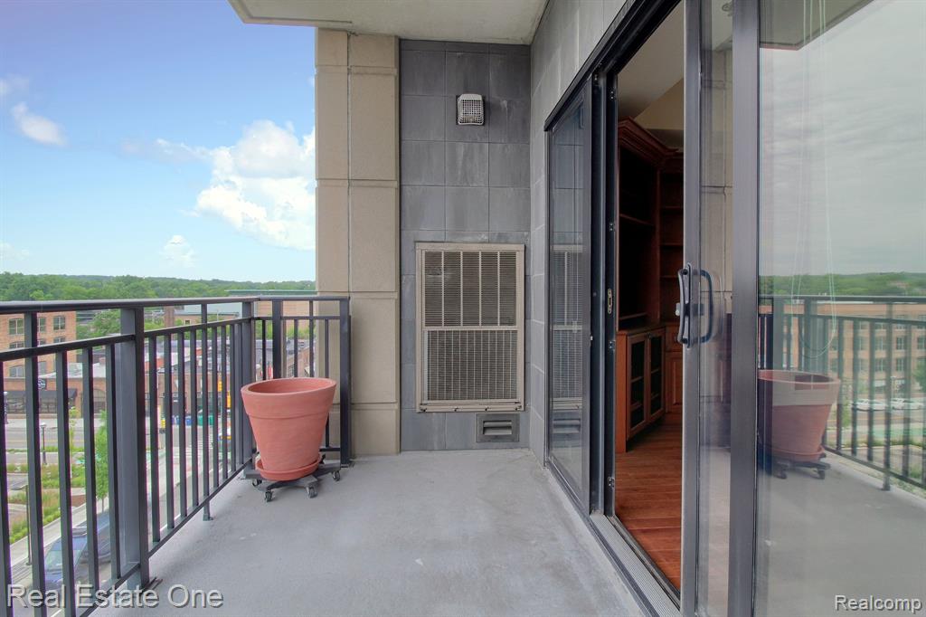 111 N ASHLEY Street, 403, Ann Arbor, MI 48104 — Photo 24