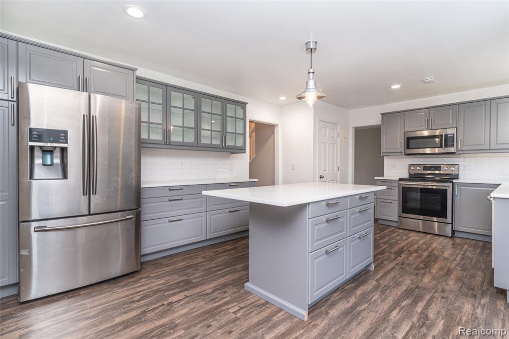 41975 Cherry Hill Road, Novi, MI — Photo 11