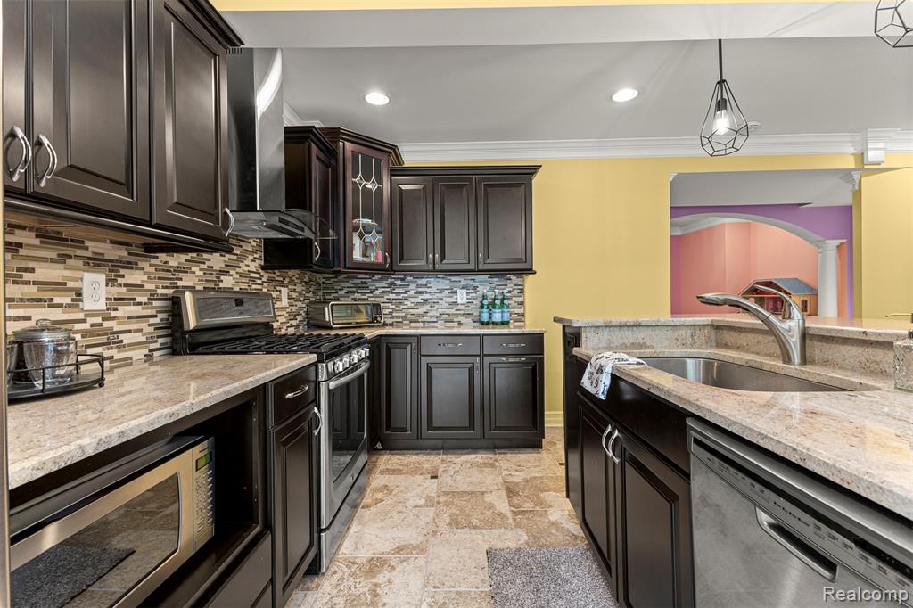 16784 Yellowstone Drive, Northville, MI 48168 — Photo 41