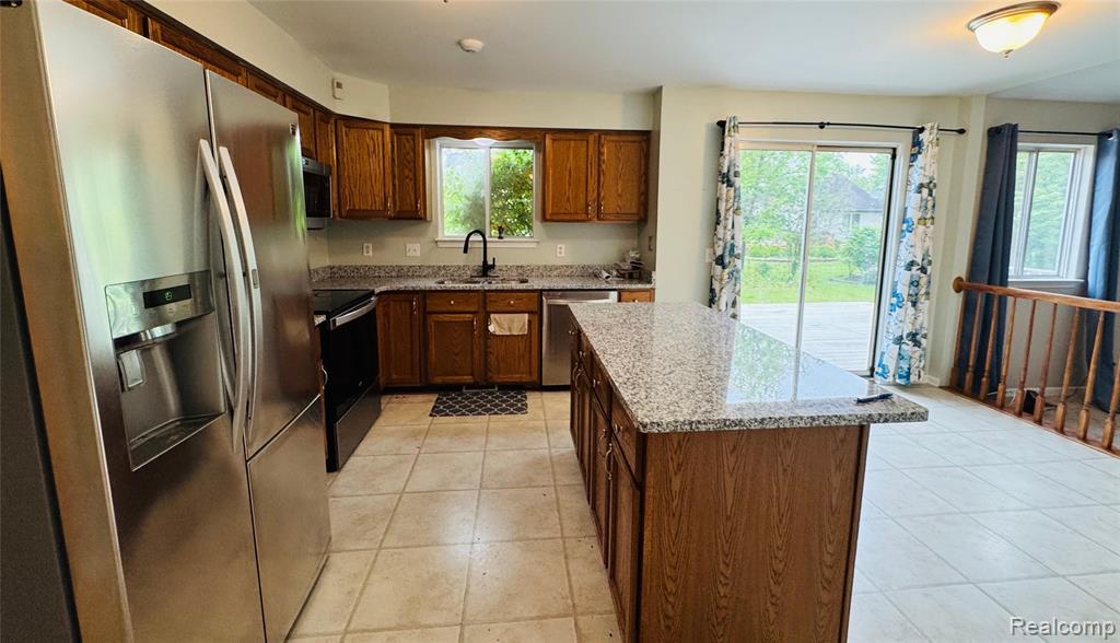 46406 AARONS Way, Canton, MI 48188 — Photo 9