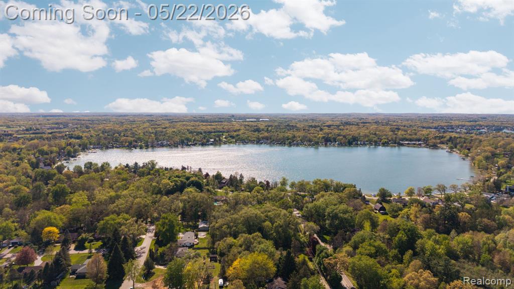 9350 Silverside, South Lyon, MI 48178 — Photo 32
