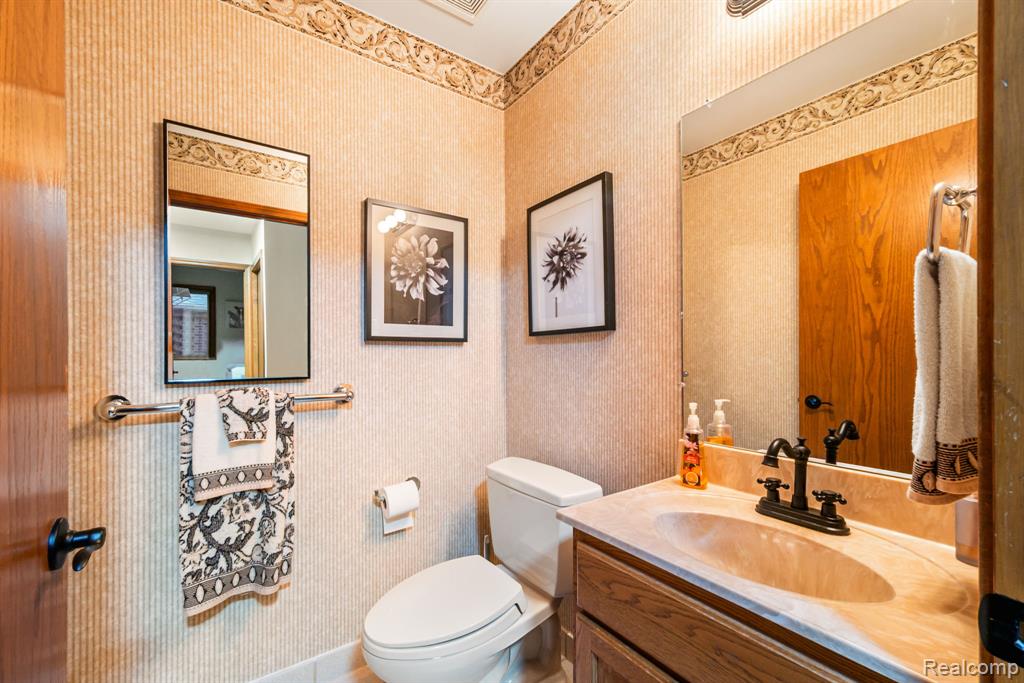 40312 Sugar Spring Drive, Sterling Heights, MI 48313 — Photo 25