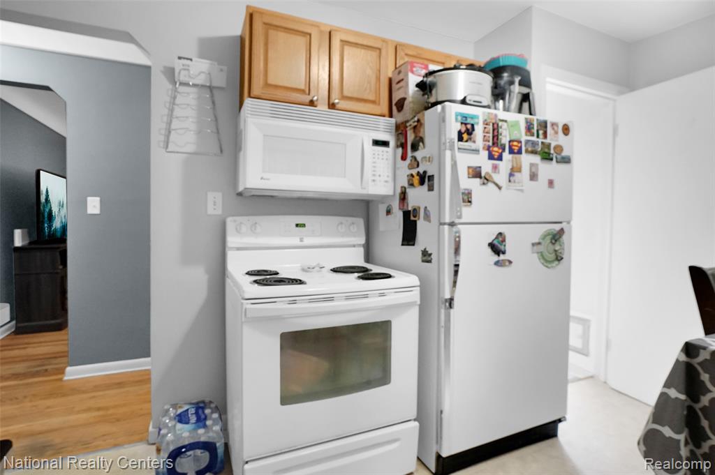 951 E Garfield Avenue, Hazel Park, MI 48030 — Photo 3
