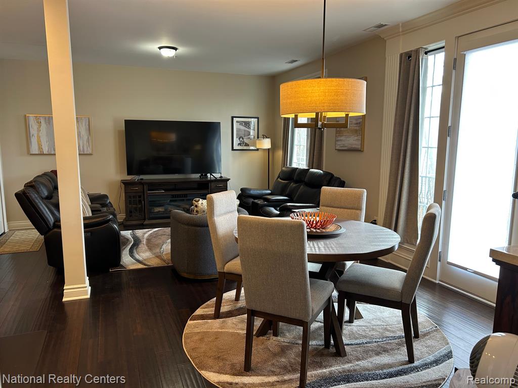 730 PENNIMAN Avenue, 207, Plymouth, MI 48170 — Photo 6