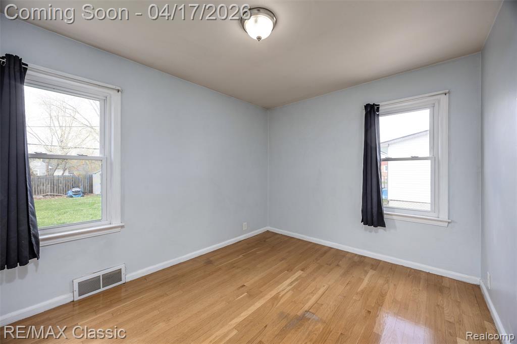 22481 Springbrook Avenue, Farmington, MI 48336 — Photo 19