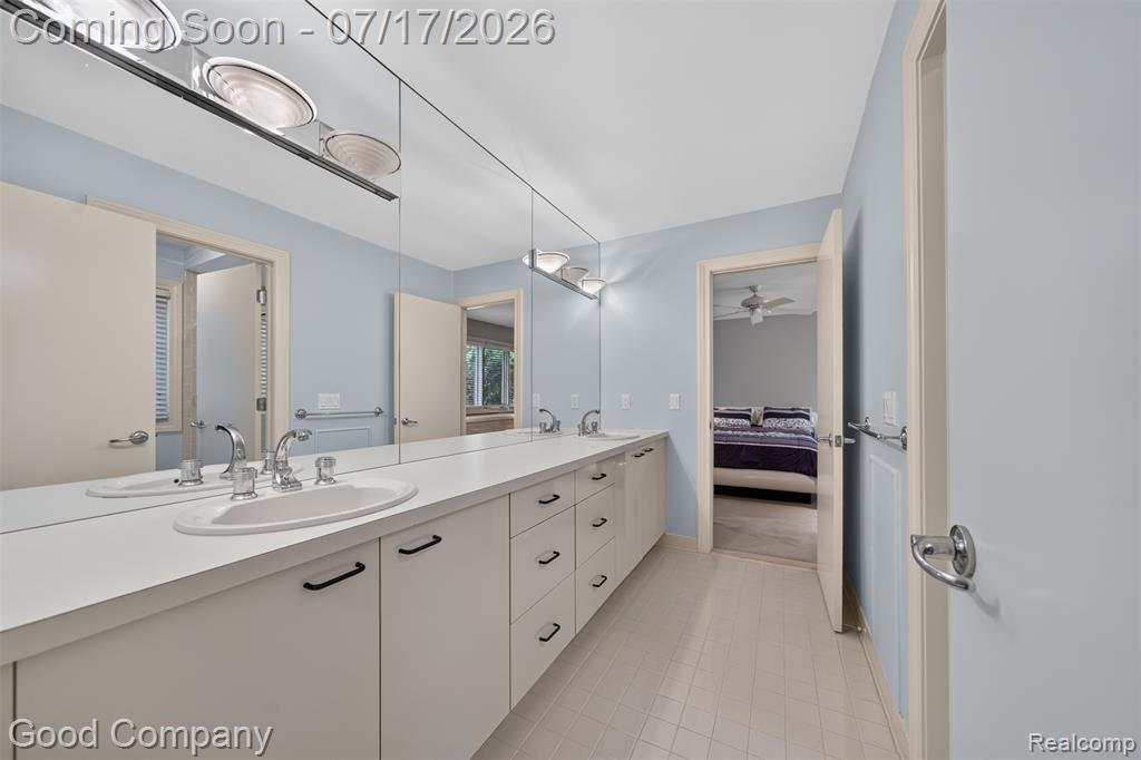 6698 Carlyle Court, West Bloomfield, MI — Photo 31