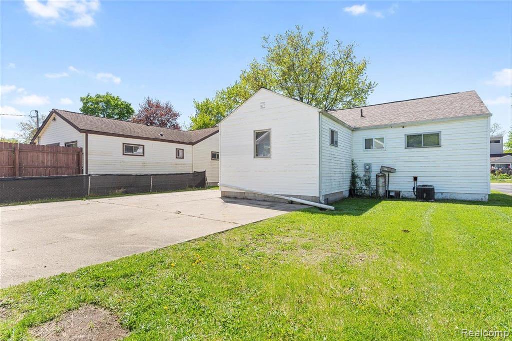 5334 DRAYTON Road, Clarkston, MI — Photo 22