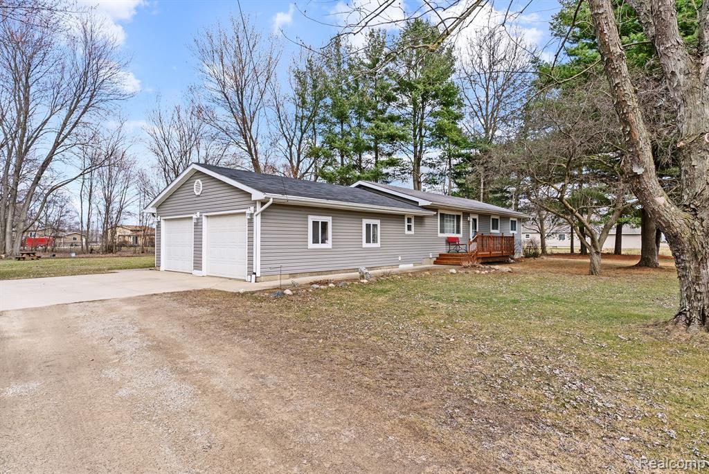 8629 CANADA Road, Birch Run, MI 48415 — Photo 3