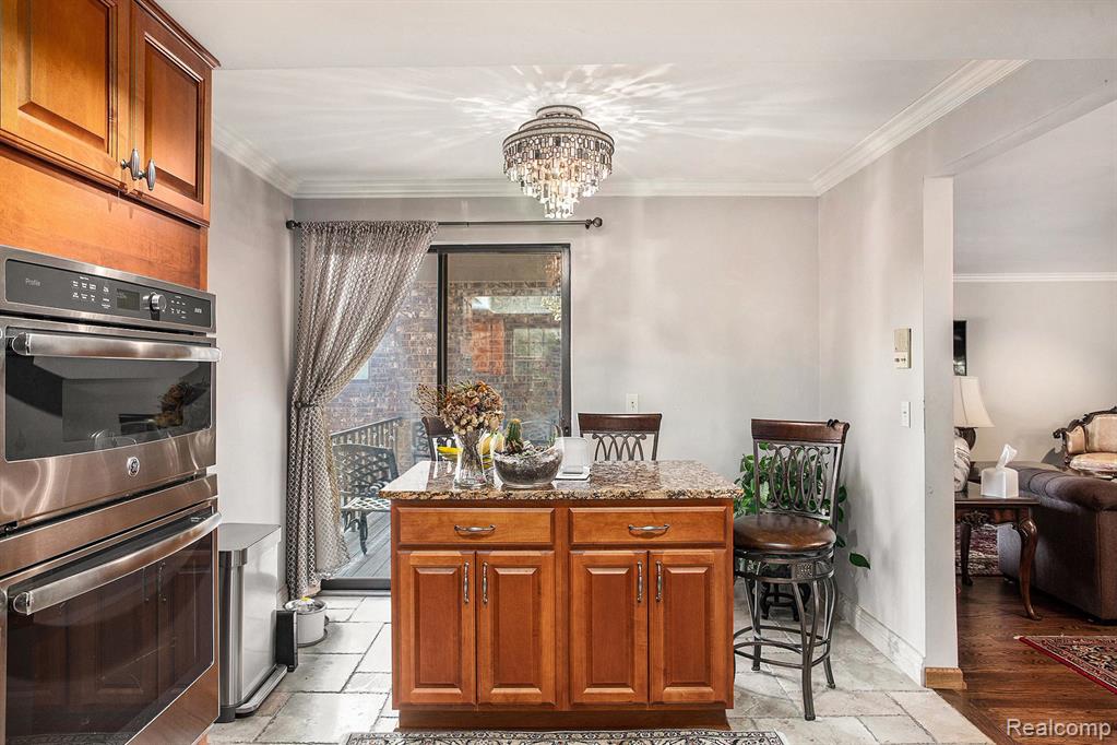 4408 Knightsbridge Lane, West Bloomfield, MI 48323 — Photo 12