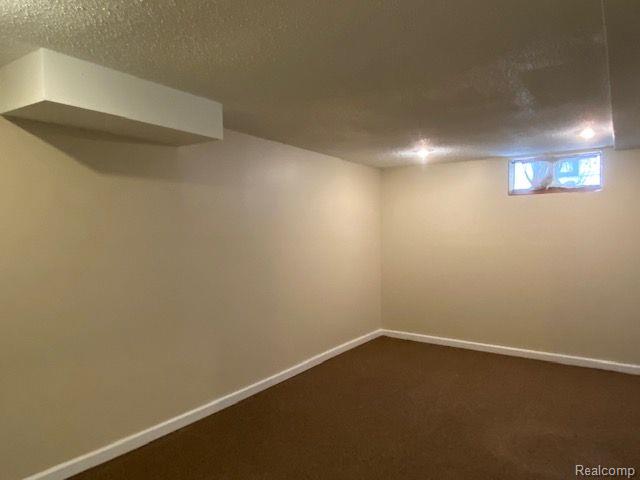 920 E MAPLEDALE Avenue, Hazel Park, MI 48030 — Photo 8