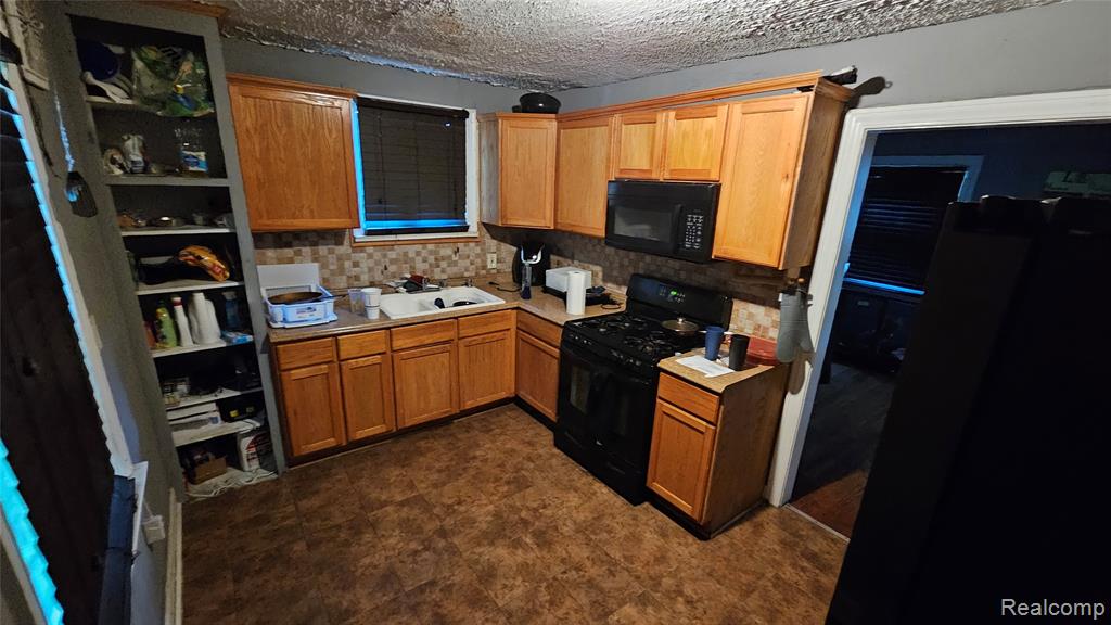 4695 Hereford Street, Detroit, MI 48224 — Photo 8