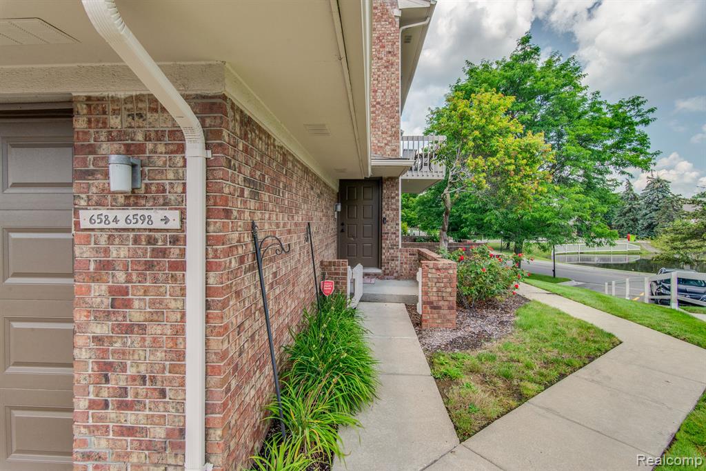 6598 MAPLE LAKES Drive, West Bloomfield, MI — Photo 3