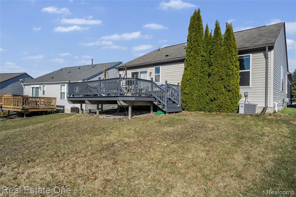 1575 Pebble Beach Drive, Pontiac, MI 48340 — Photo 35