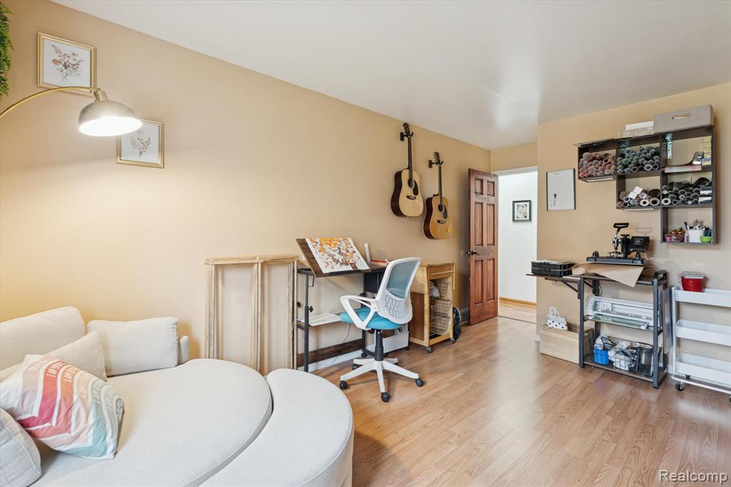 8474 Wesley Drive, Flushing, MI 48433 — Photo 29