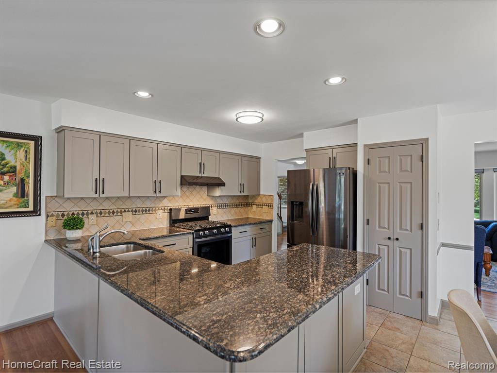 44217 DARTMOUTH Street, Canton, MI 48188 — Photo 14