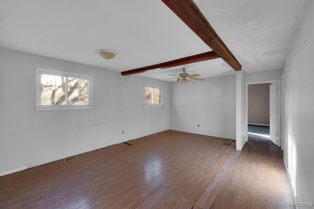 8396 E RICHFIELD Road, Davison, MI 48423 — Photo 10