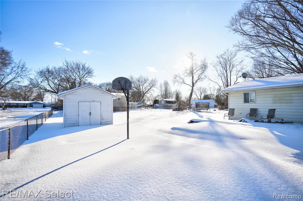 5233 Sagamore Drive, Swartz Creek, MI 48473 — Photo 5