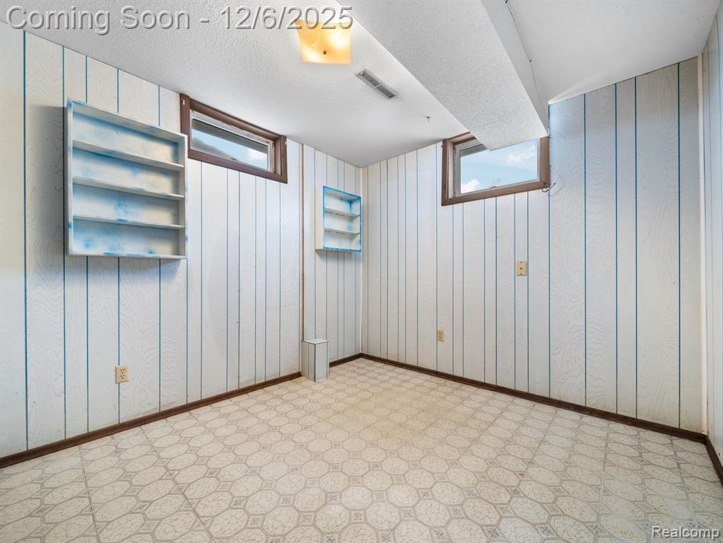 5886 S Green Avenue, Fremont, MI 49412 — Photo 22