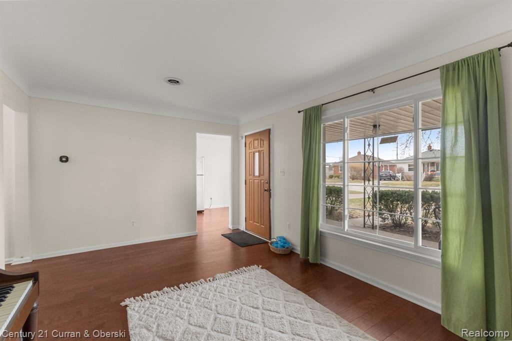 7244 FENTON Street, Dearborn Heights, MI 48127 — Photo 5
