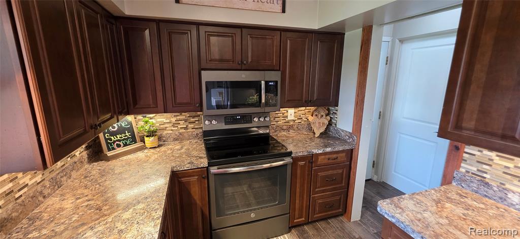 6123 N Seymour Road, Flushing, MI 48433 — Photo 11