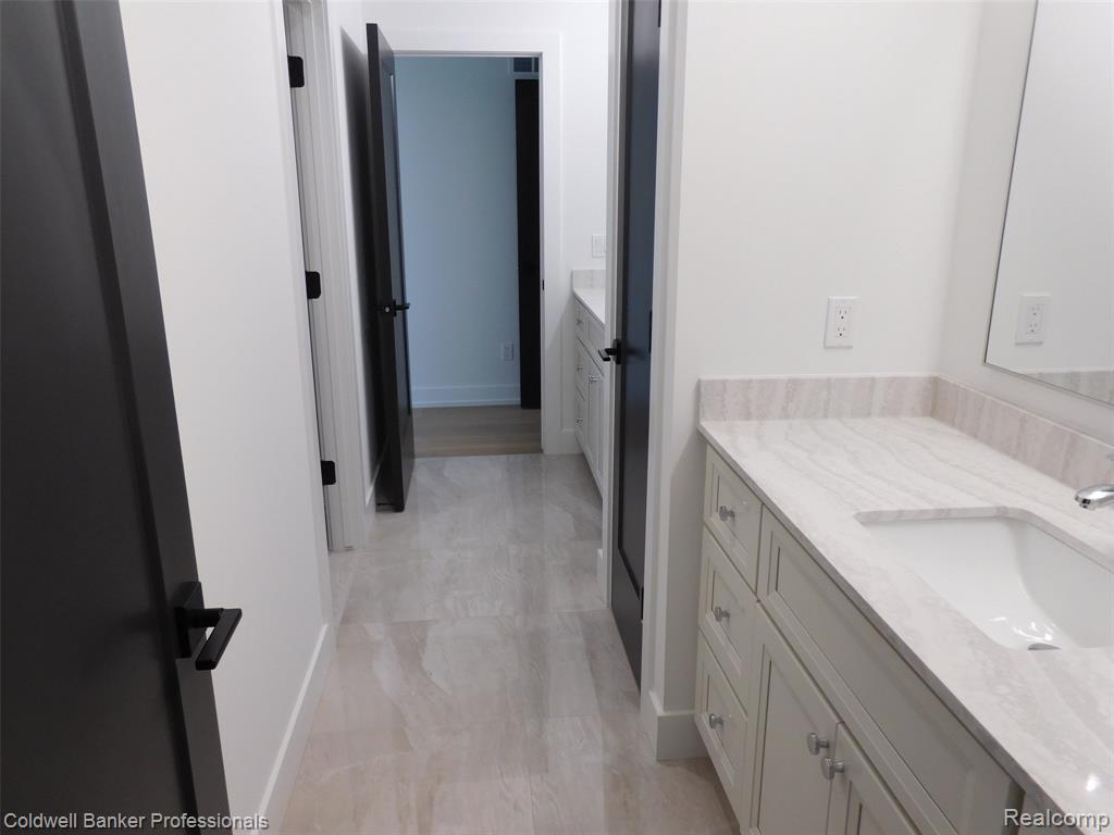 4247 Hampton Boulevard, Royal Oak, MI 48073 — Photo 35