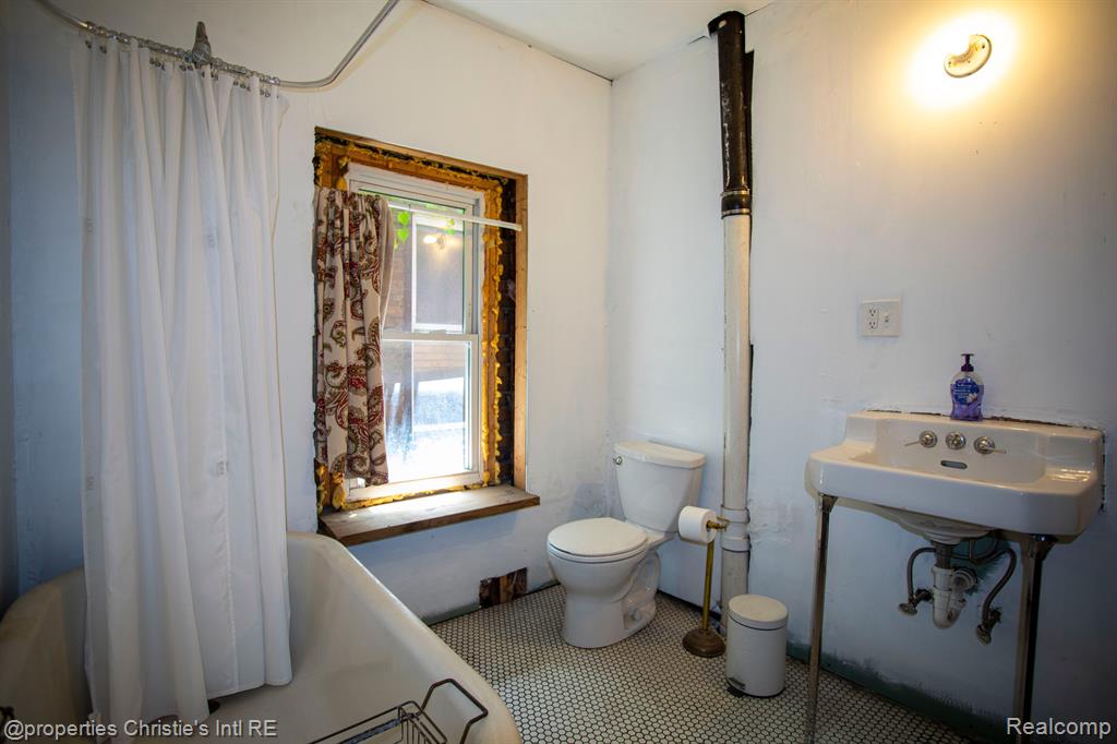762 W GRAND Boulevard, Detroit, MI 48216 — Photo 8