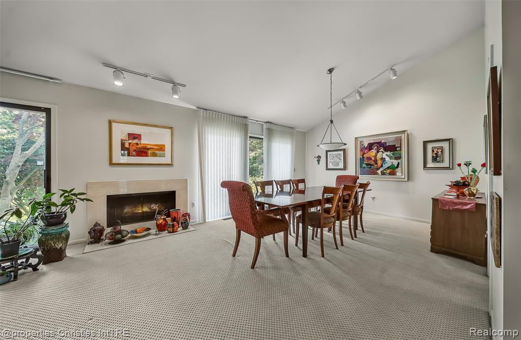 7569 Danbury Circle, West Bloomfield, MI — Photo 13