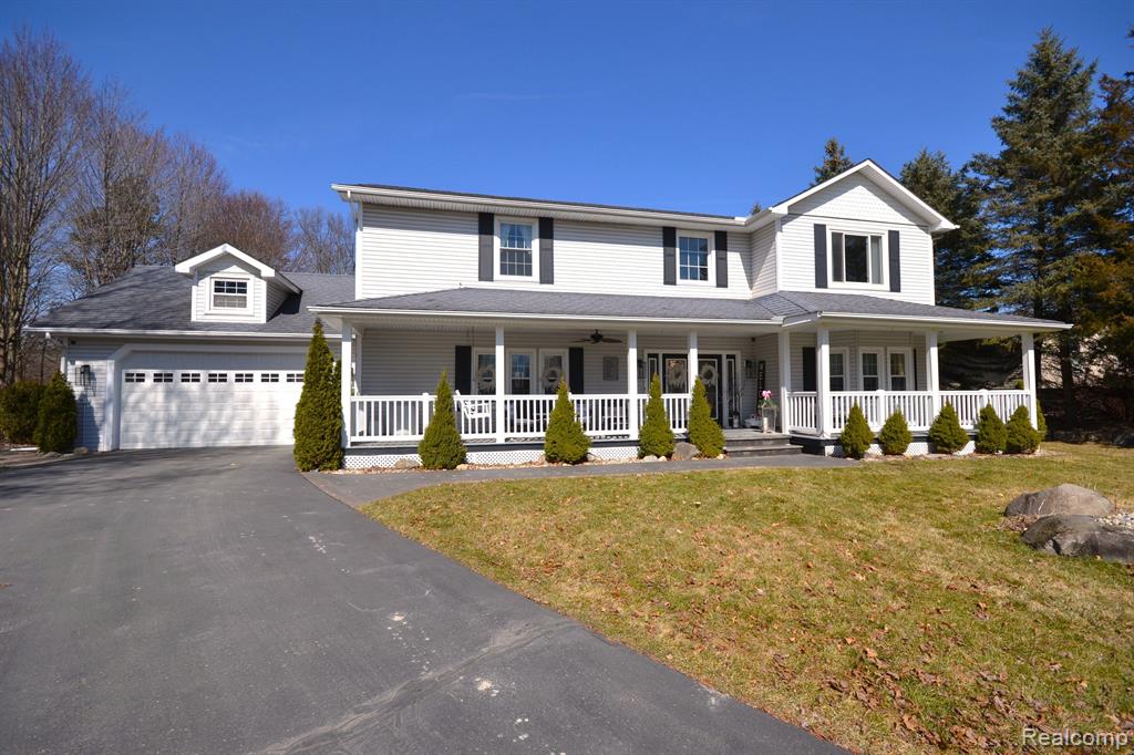 4072 W MAPLE Road, Wixom, MI — Photo 2