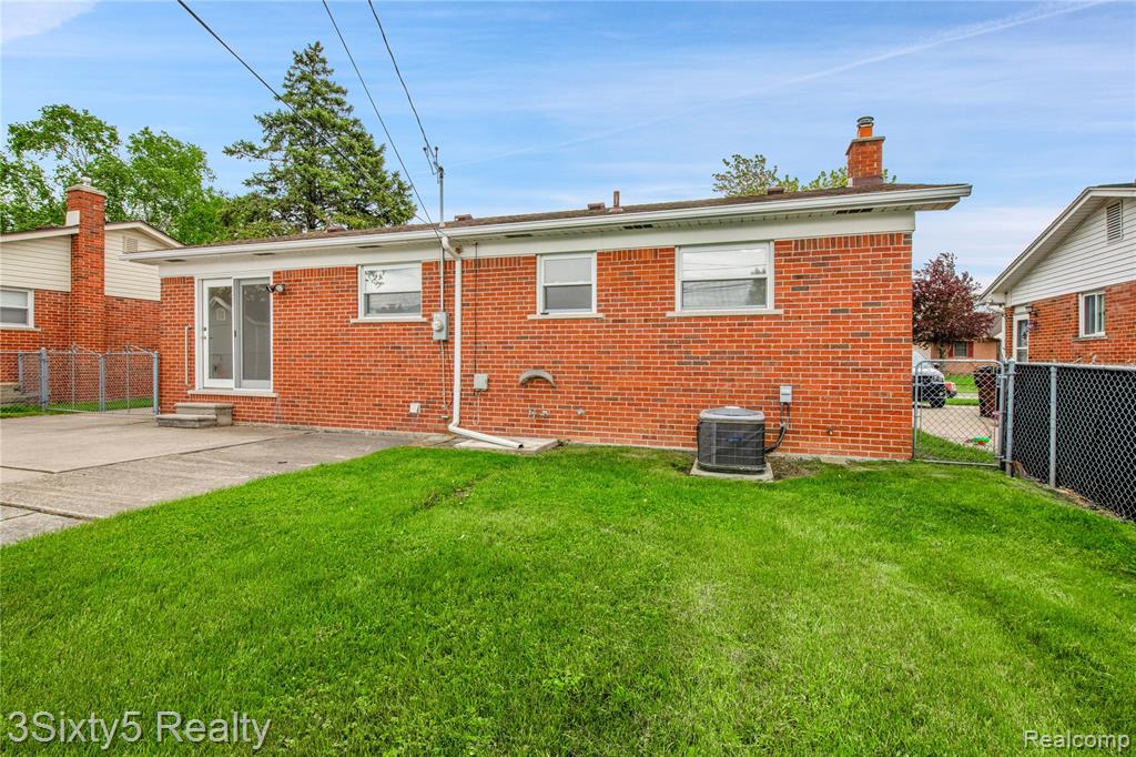 30572 S Gibraltar Road, Rockwood, MI — Photo 23