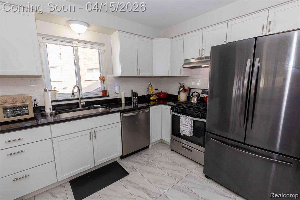 29361 Mark Avenue, Madison Heights, MI 48071 — Photo 8