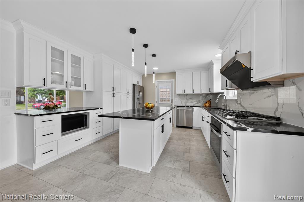 40014 Eagle Drive, Sterling Heights, MI 48310 — Photo 16