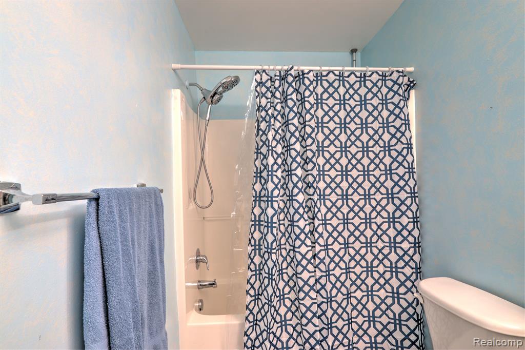 23074 FAIRLANE Boulevard, 6, Woodhaven, MI 48183 — Photo 35