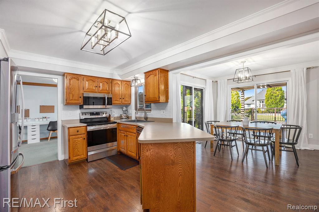 43373 Brooks Drive, Clinton Twp, MI 48038 — Photo 10