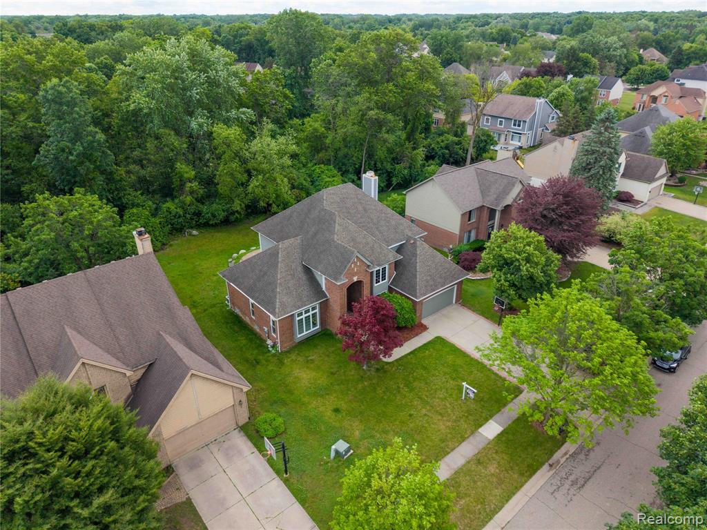 7386 Woodlore Drive, West Bloomfield, MI 48323 — Photo 44