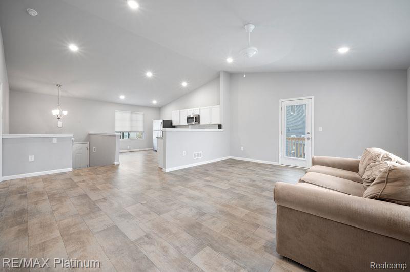 2869 W Sycamore River Drive, Fowlerville, MI 48836 — Photo 9