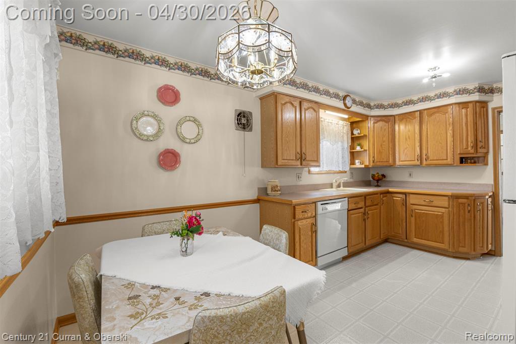8262 Vine Avenue, Allen Park, MI 48101 — Photo 24