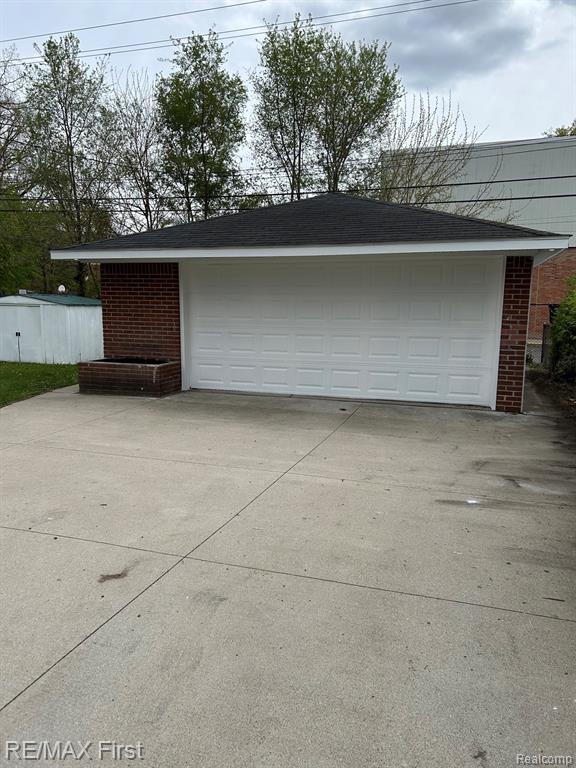 8865 Kenberton Drive, Oak Park, MI 48237 — Photo 4