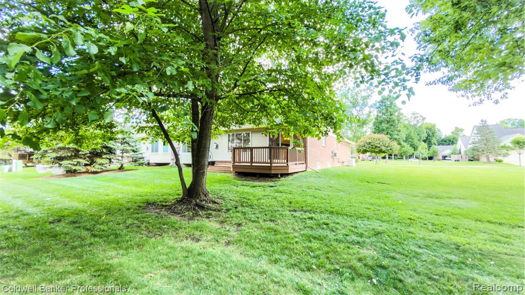 5711 Ortman Drive, Sterling Heights, MI 48314 — Photo 44