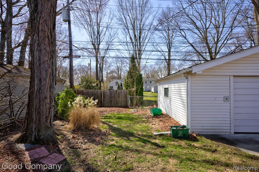 705 BUTTERNUT Avenue, Royal Oak, MI 48073 — Photo 36